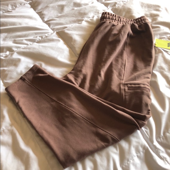 NWOT Mid-Rise Cargo Jogger Pants 26" All in Motion - Picture 3 of 3